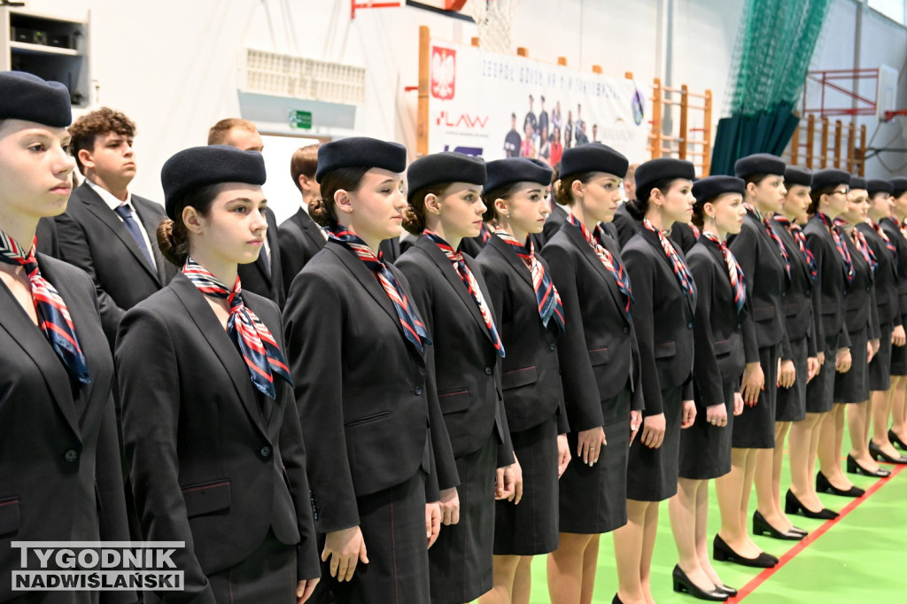 Ślubowanie uczniów I klas Zespołu Szkół nr 1 w Tarnobrzegu