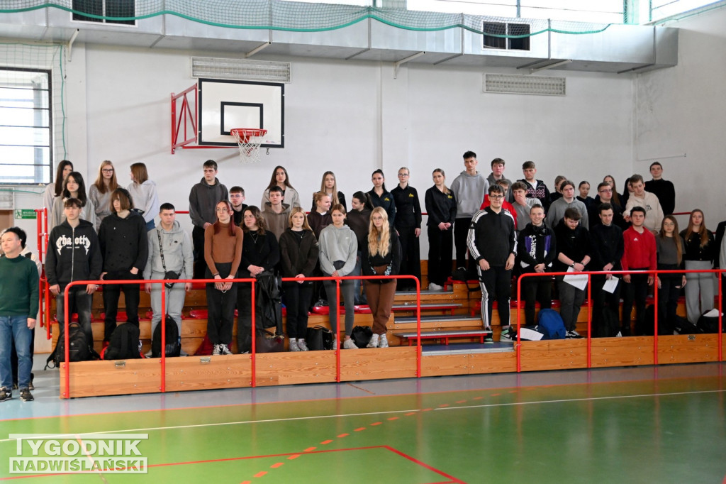 Ślubowanie uczniów I klas Zespołu Szkół nr 1 w Tarnobrzegu