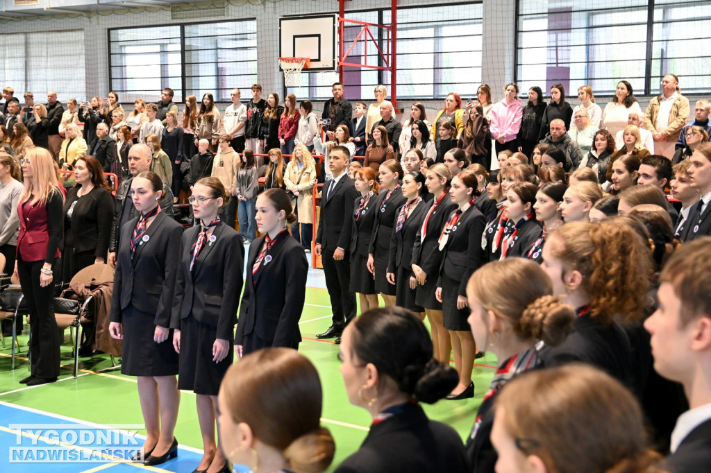 Ślubowanie uczniów I klas Zespołu Szkół nr 1 w Tarnobrzegu