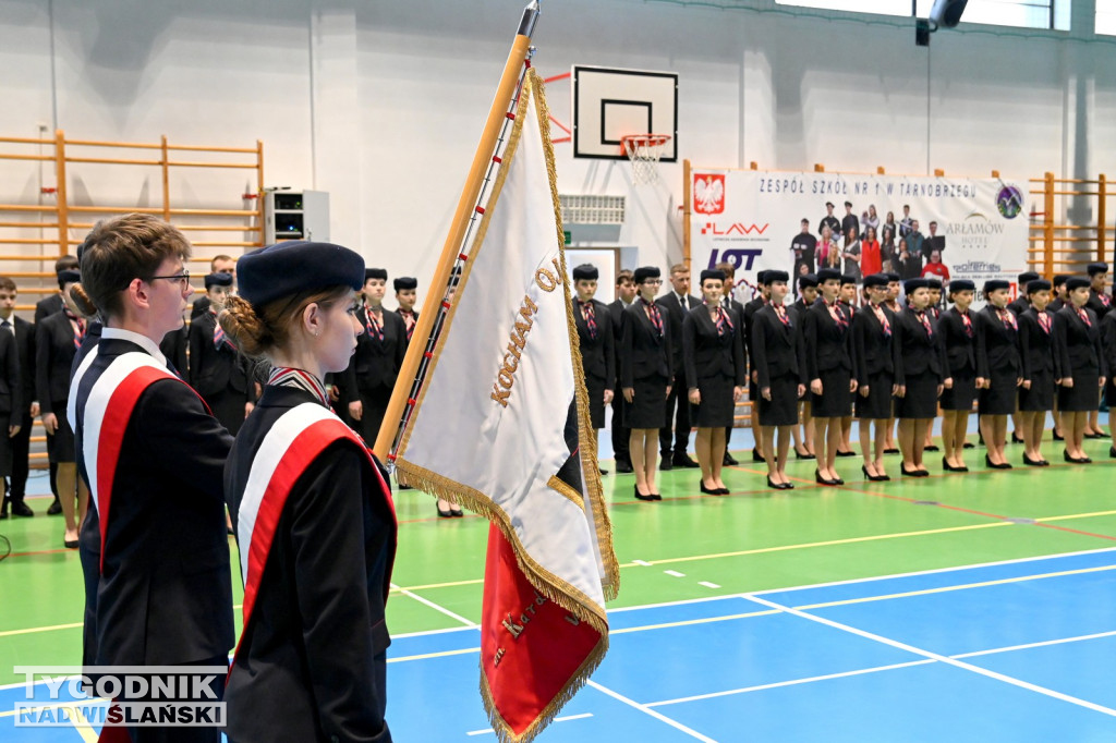 Ślubowanie uczniów I klas Zespołu Szkół nr 1 w Tarnobrzegu