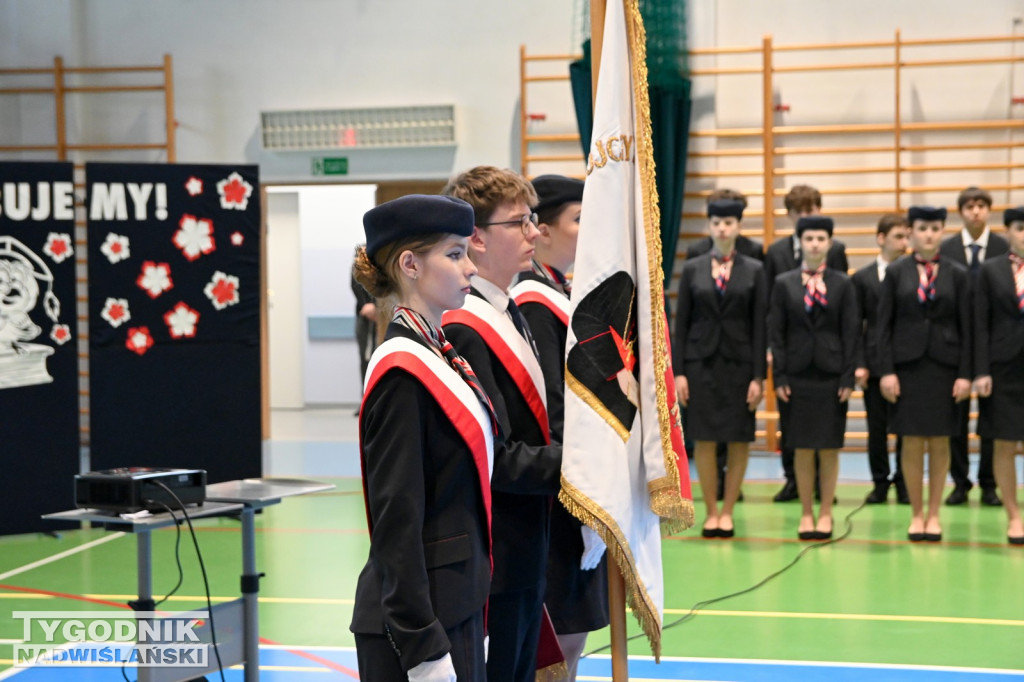 Ślubowanie uczniów I klas Zespołu Szkół nr 1 w Tarnobrzegu