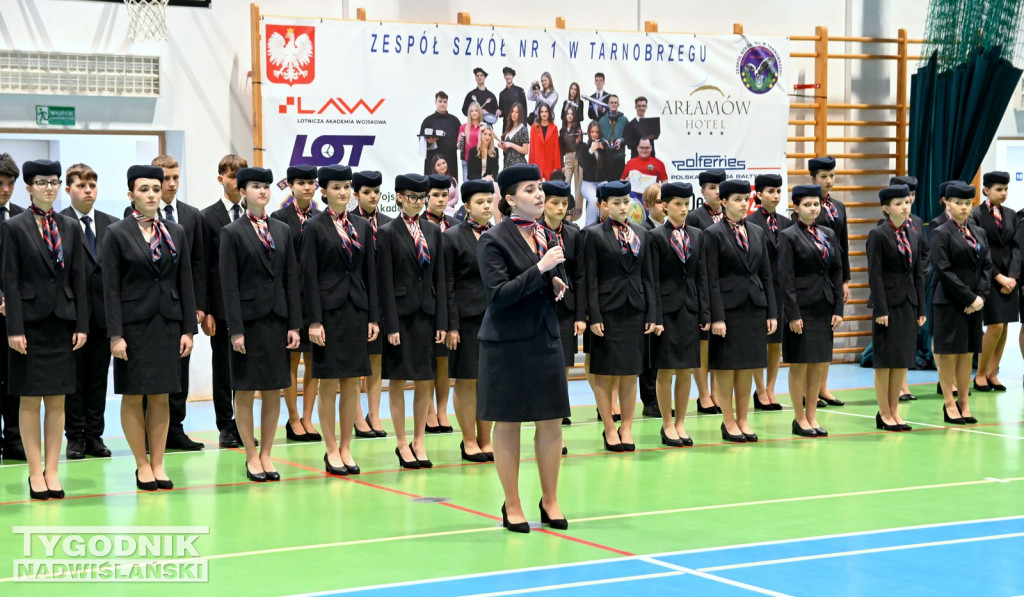 Ślubowanie uczniów I klas Zespołu Szkół nr 1 w Tarnobrzegu