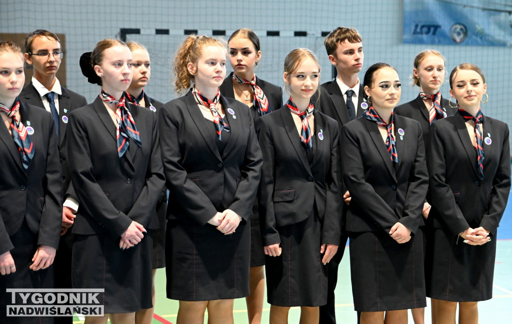 Ślubowanie uczniów I klas Zespołu Szkół nr 1 w Tarnobrzegu