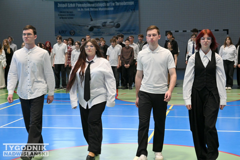 Ślubowanie uczniów I klas Zespołu Szkół nr 1 w Tarnobrzegu