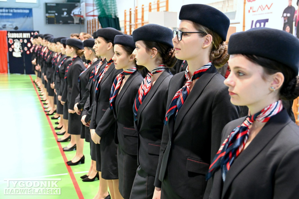 Ślubowanie uczniów I klas Zespołu Szkół nr 1 w Tarnobrzegu