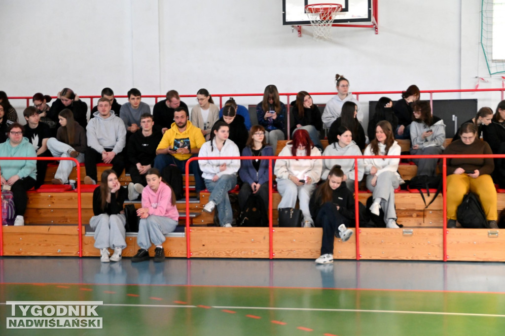 Ślubowanie uczniów I klas Zespołu Szkół nr 1 w Tarnobrzegu