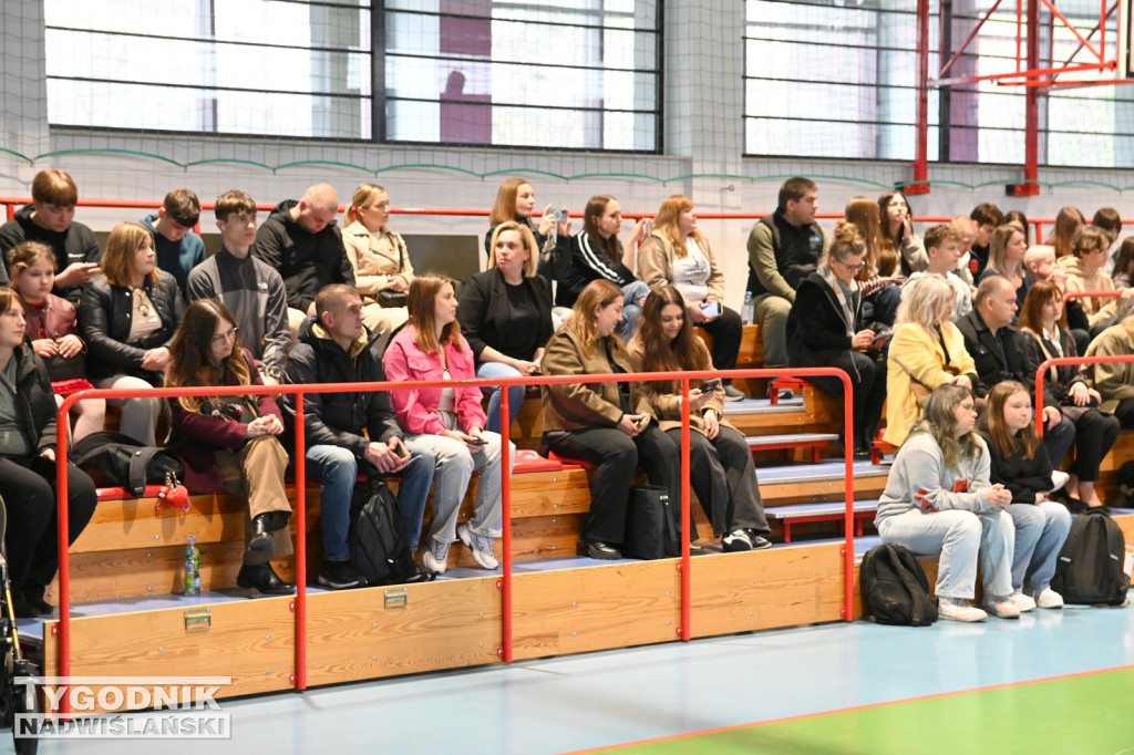 Ślubowanie uczniów I klas Zespołu Szkół nr 1 w Tarnobrzegu