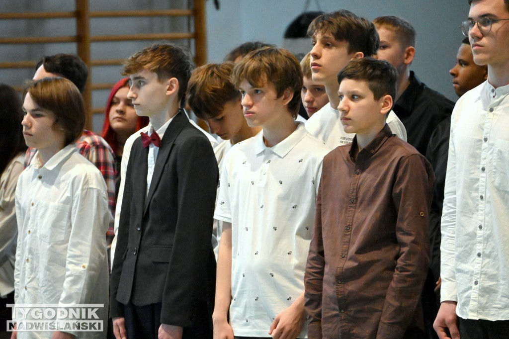 Ślubowanie uczniów I klas Zespołu Szkół nr 1 w Tarnobrzegu