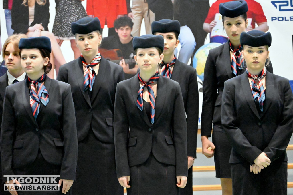 Ślubowanie uczniów I klas Zespołu Szkół nr 1 w Tarnobrzegu