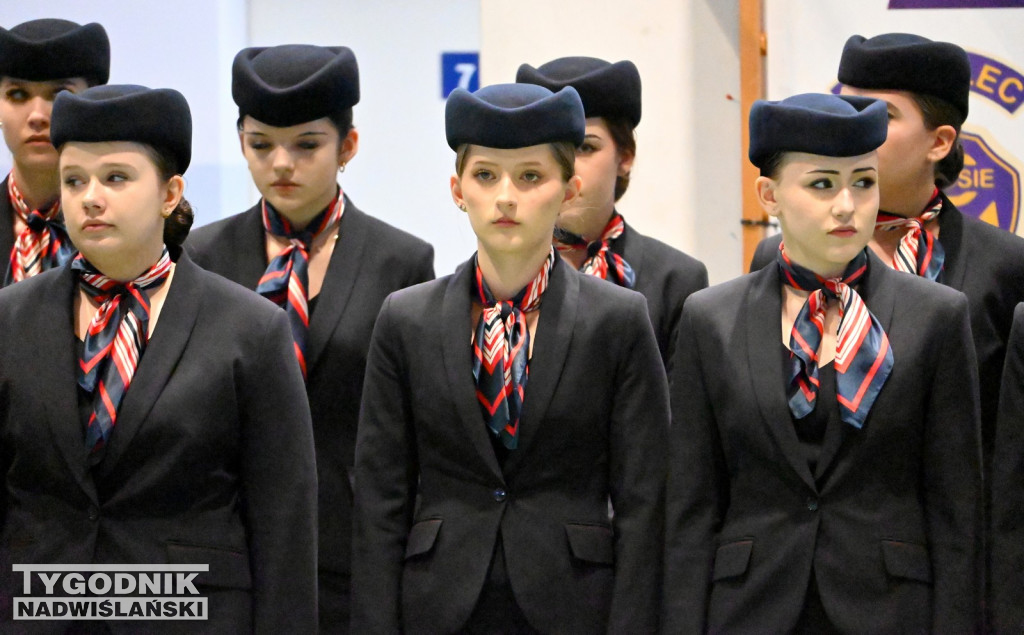 Ślubowanie uczniów I klas Zespołu Szkół nr 1 w Tarnobrzegu