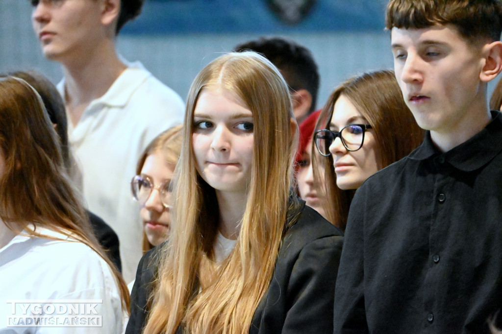Ślubowanie uczniów I klas Zespołu Szkół nr 1 w Tarnobrzegu