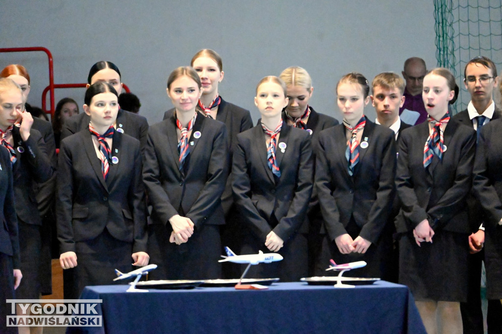 Ślubowanie uczniów I klas Zespołu Szkół nr 1 w Tarnobrzegu