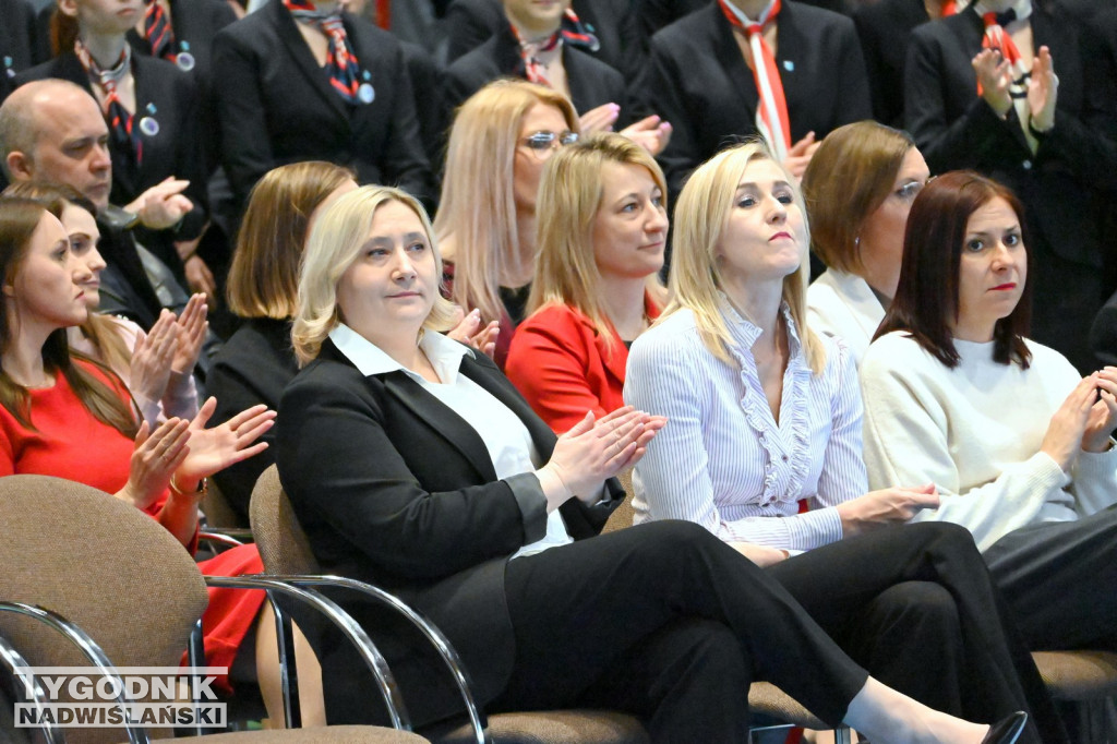 Ślubowanie uczniów I klas Zespołu Szkół nr 1 w Tarnobrzegu