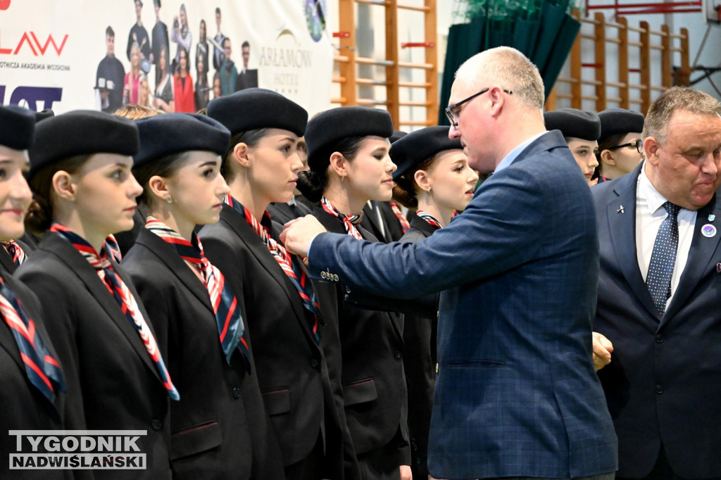 Ślubowanie uczniów I klas Zespołu Szkół nr 1 w Tarnobrzegu