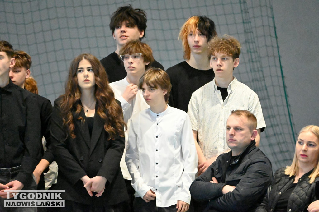 Ślubowanie uczniów I klas Zespołu Szkół nr 1 w Tarnobrzegu