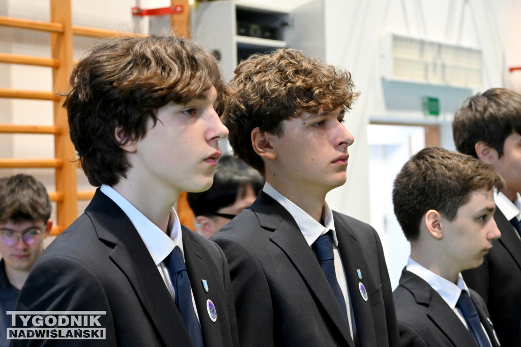 Ślubowanie uczniów I klas Zespołu Szkół nr 1 w Tarnobrzegu