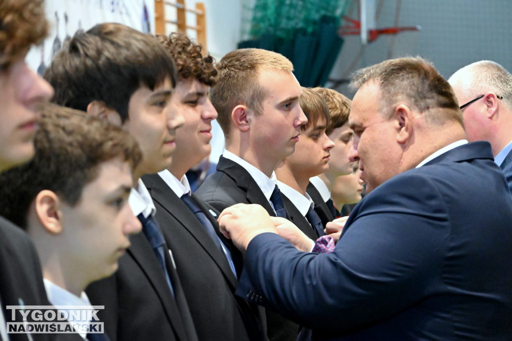 Ślubowanie uczniów I klas Zespołu Szkół nr 1 w Tarnobrzegu