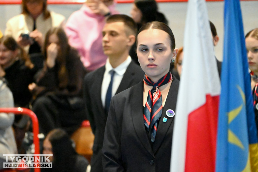 Ślubowanie uczniów I klas Zespołu Szkół nr 1 w Tarnobrzegu