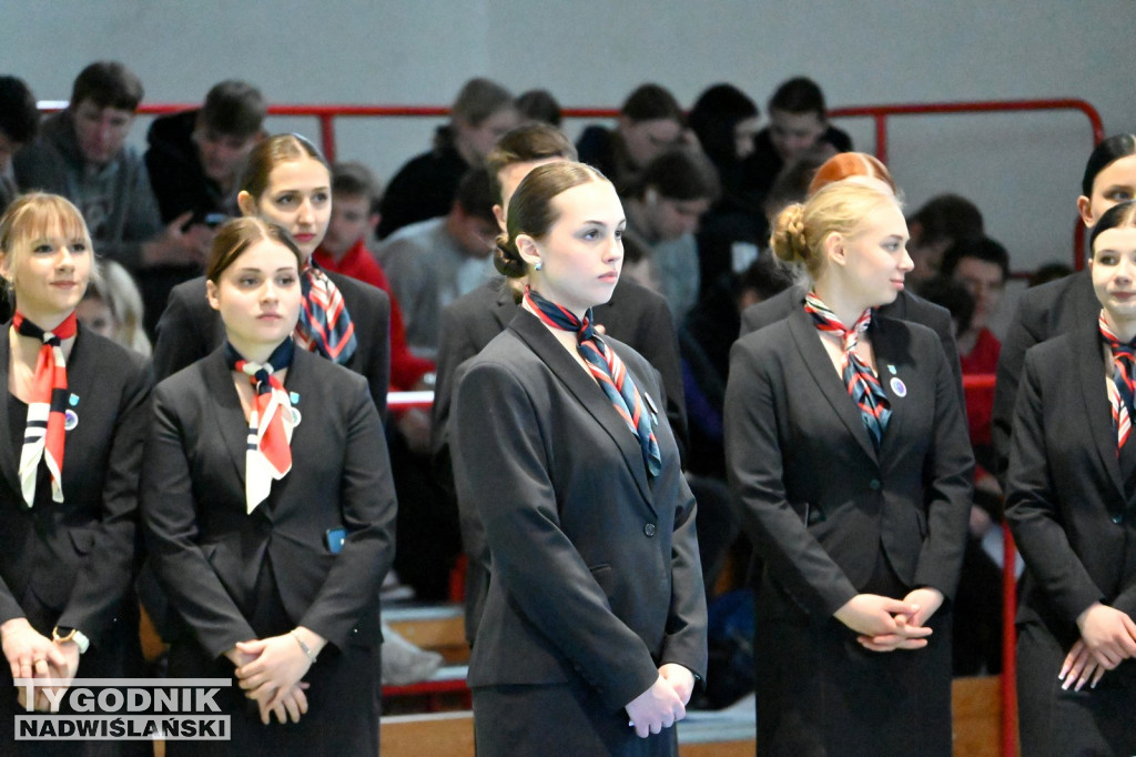 Ślubowanie uczniów I klas Zespołu Szkół nr 1 w Tarnobrzegu
