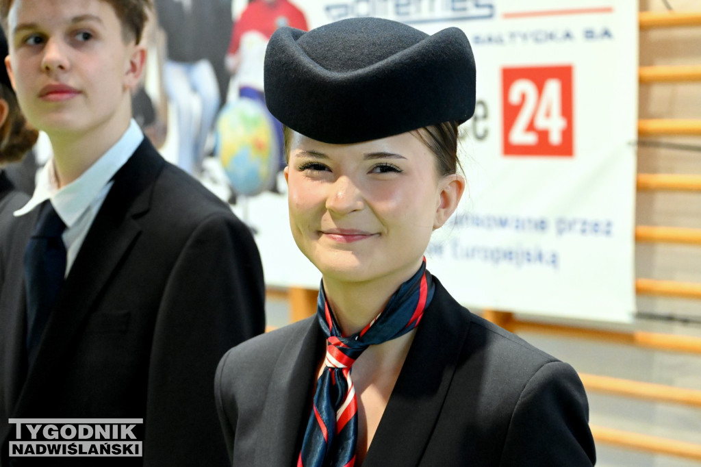 Ślubowanie uczniów I klas Zespołu Szkół nr 1 w Tarnobrzegu