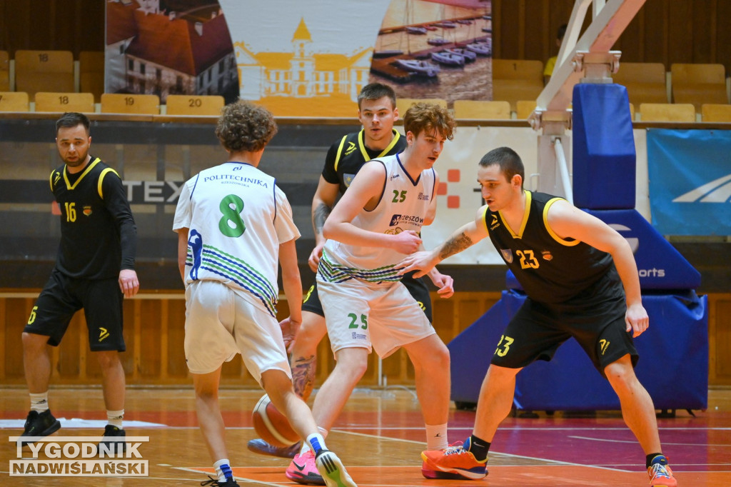 Wygrana MKKS Siarka Tarnobrzeg z AZS Politechniką Rzeszów