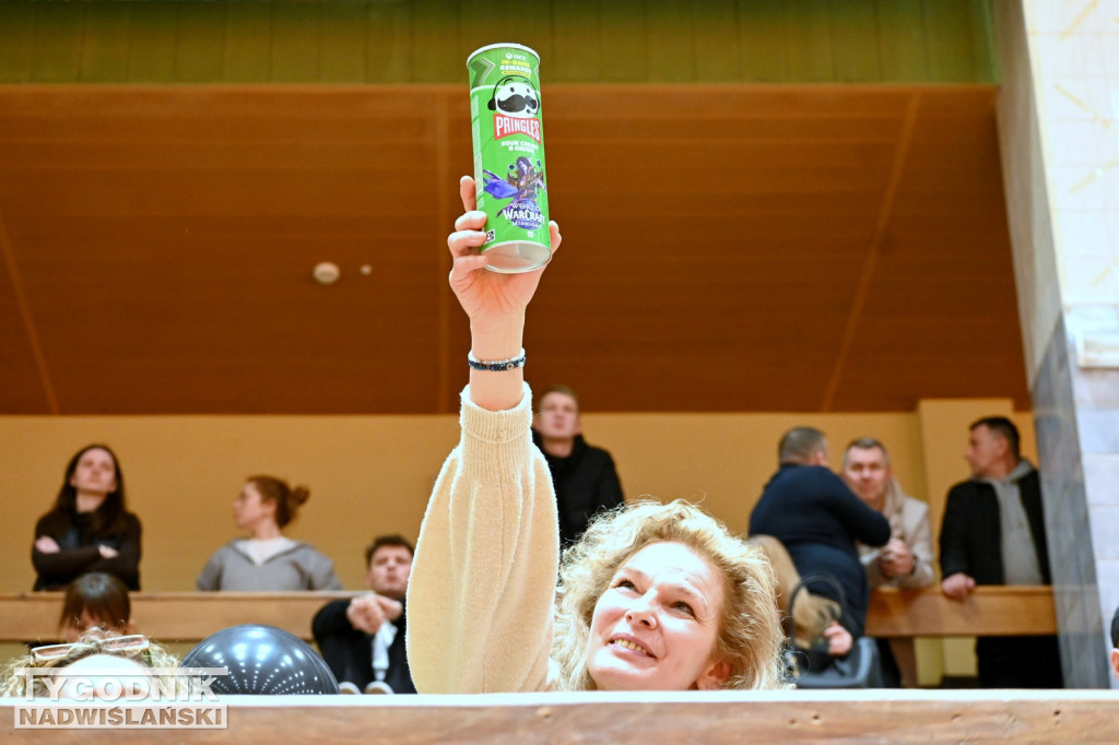 Kibice na meczu koszykarzy Siarki Tarnobrzeg