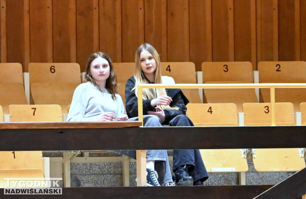 Kibice na meczu koszykarzy Siarki Tarnobrzeg