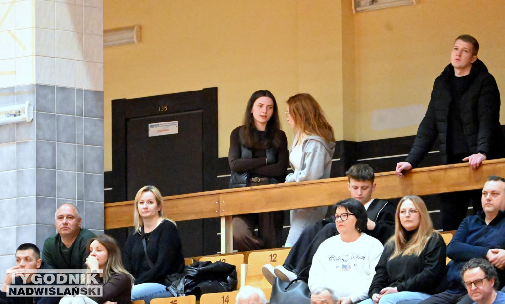 Kibice na meczu koszykarzy Siarki Tarnobrzeg