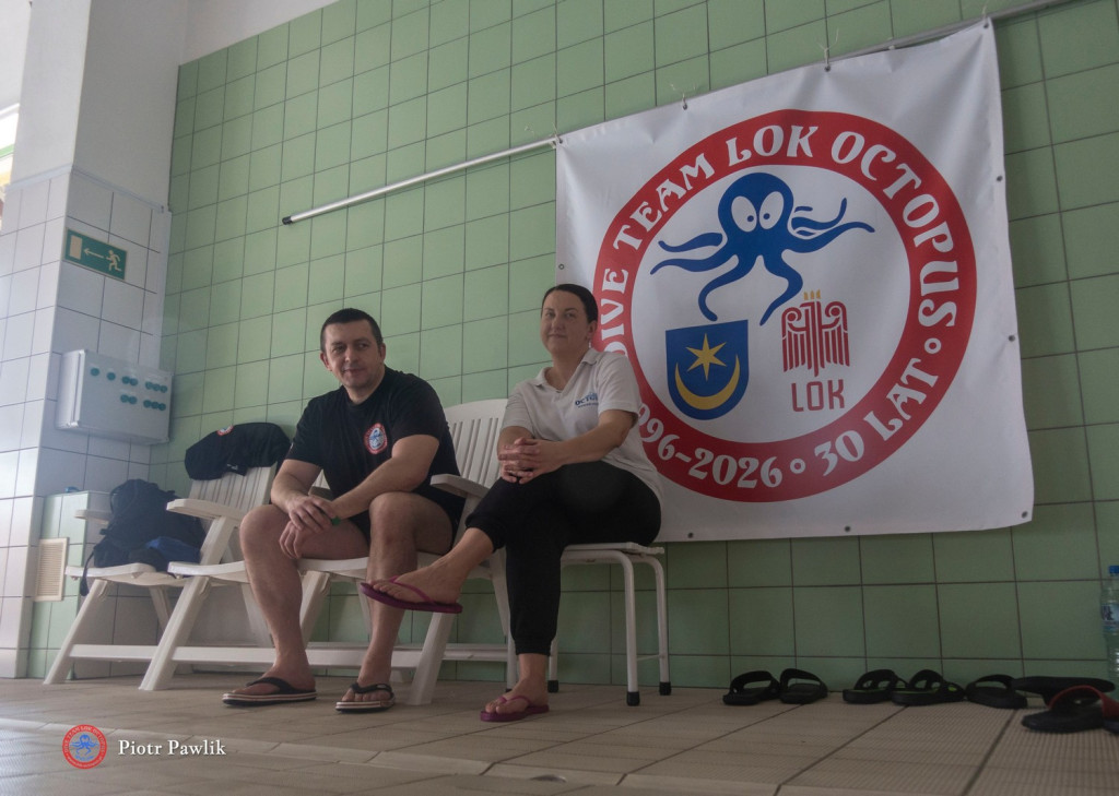 Nurkowanie na basenie w Nowej Dębie