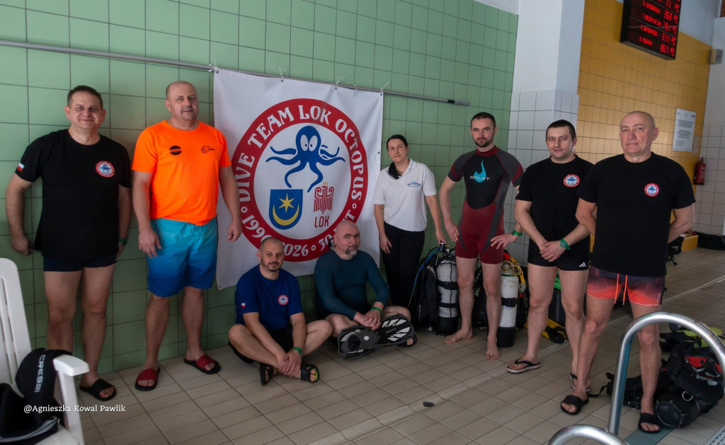 Nurkowanie na basenie w Nowej Dębie