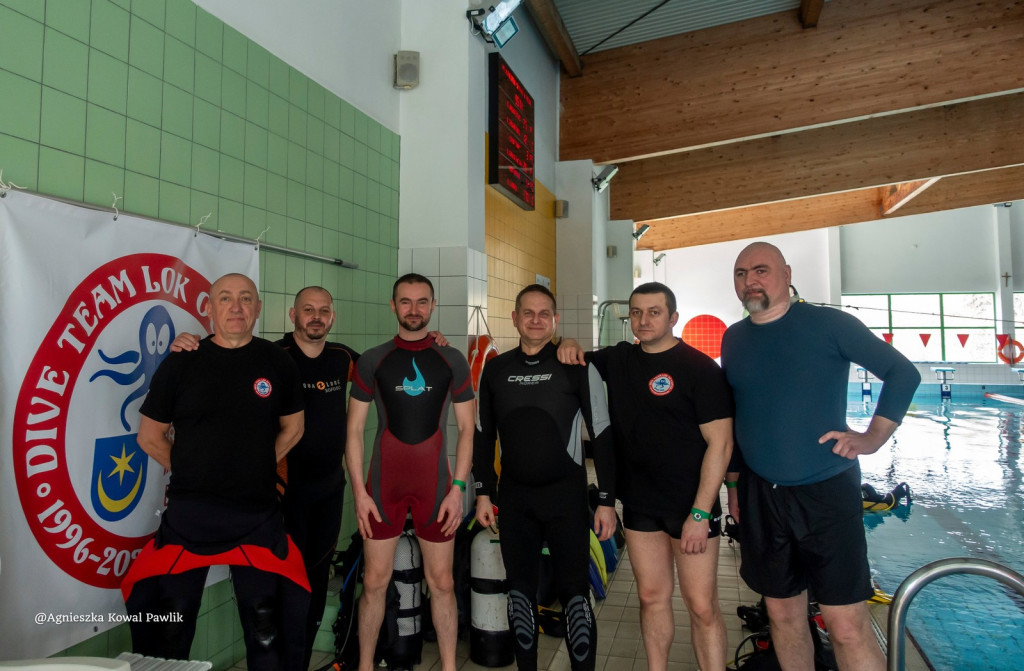 Nurkowanie na basenie w Nowej Dębie