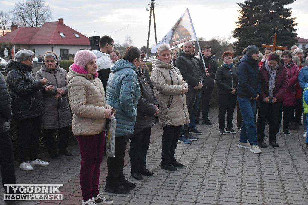 Plenerowa Droga Krzyżowa w Jadachach