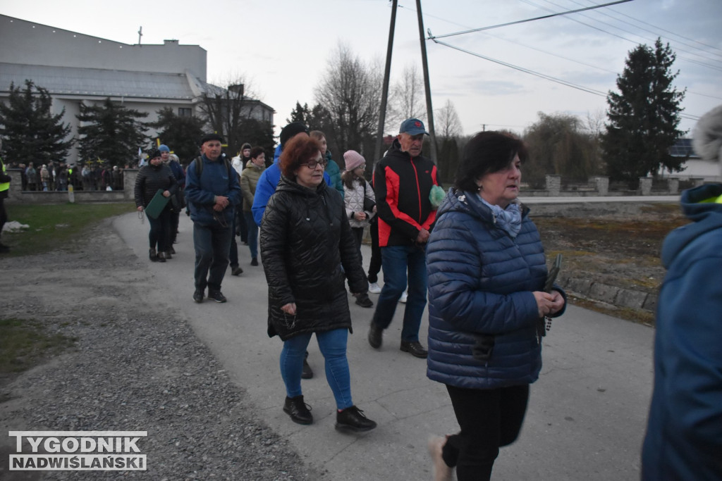 Plenerowa Droga Krzyżowa w Jadachach