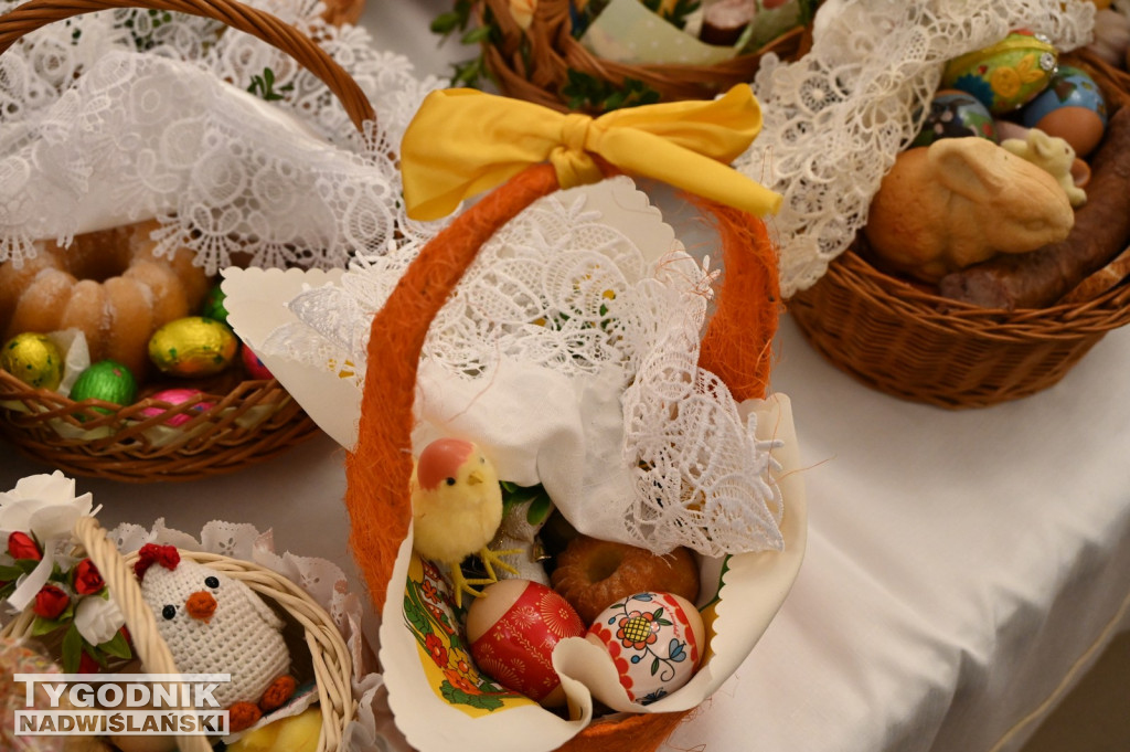 Święcenie pokarmów w parafii na Serbinowie