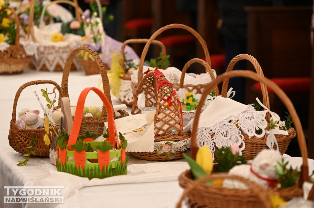 Święcenie pokarmów w parafii na Serbinowie