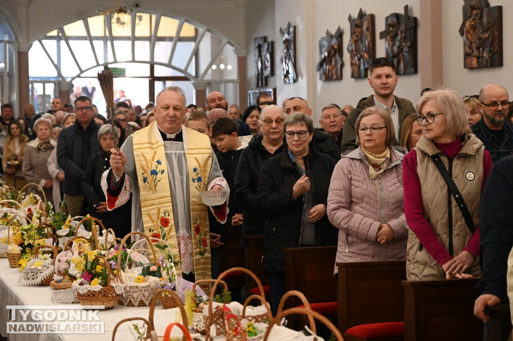 Święcenie pokarmów w parafii na Serbinowie