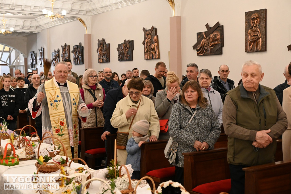 Święcenie pokarmów w parafii na Serbinowie