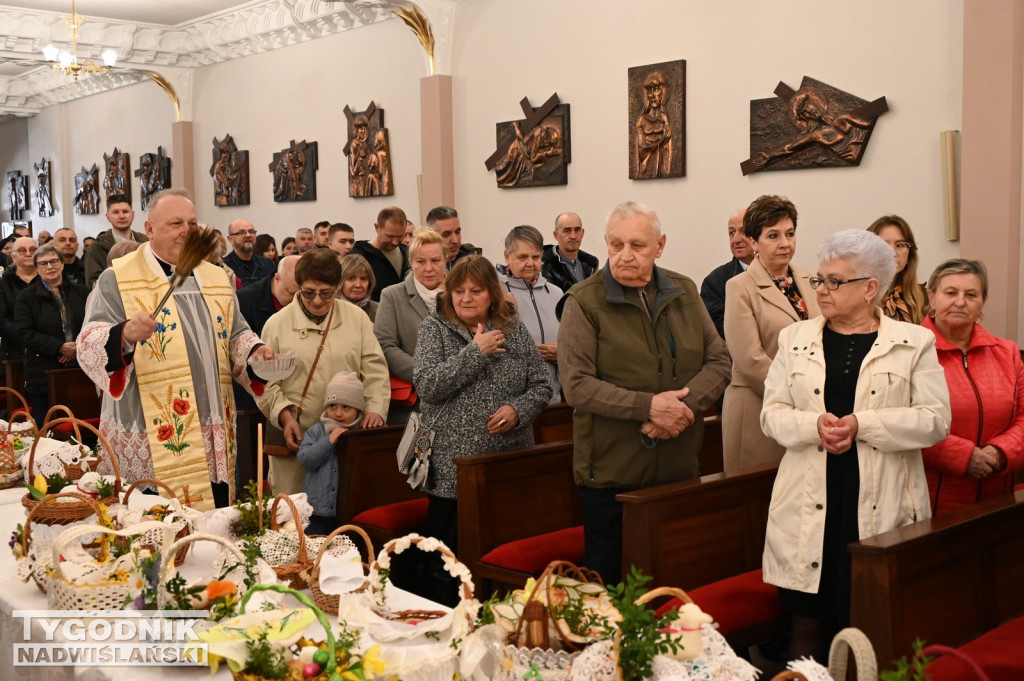 Święcenie pokarmów w parafii na Serbinowie