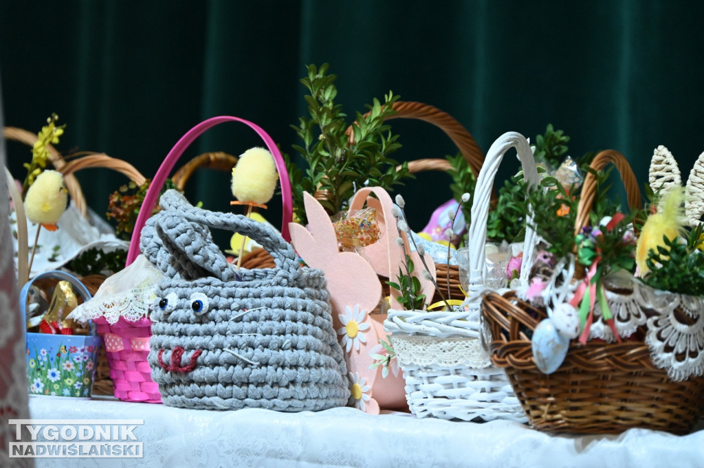 Święcenie pokarmów w parafii na Serbinowie