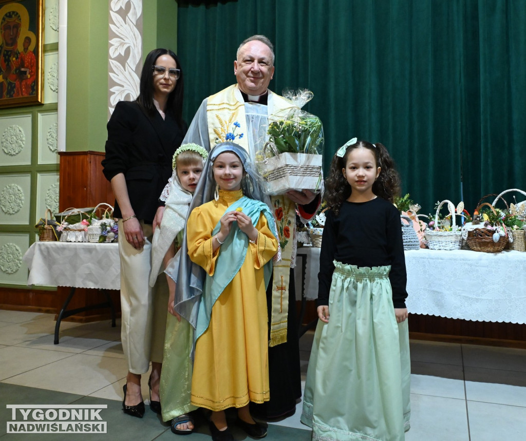 Święcenie pokarmów w parafii na Serbinowie