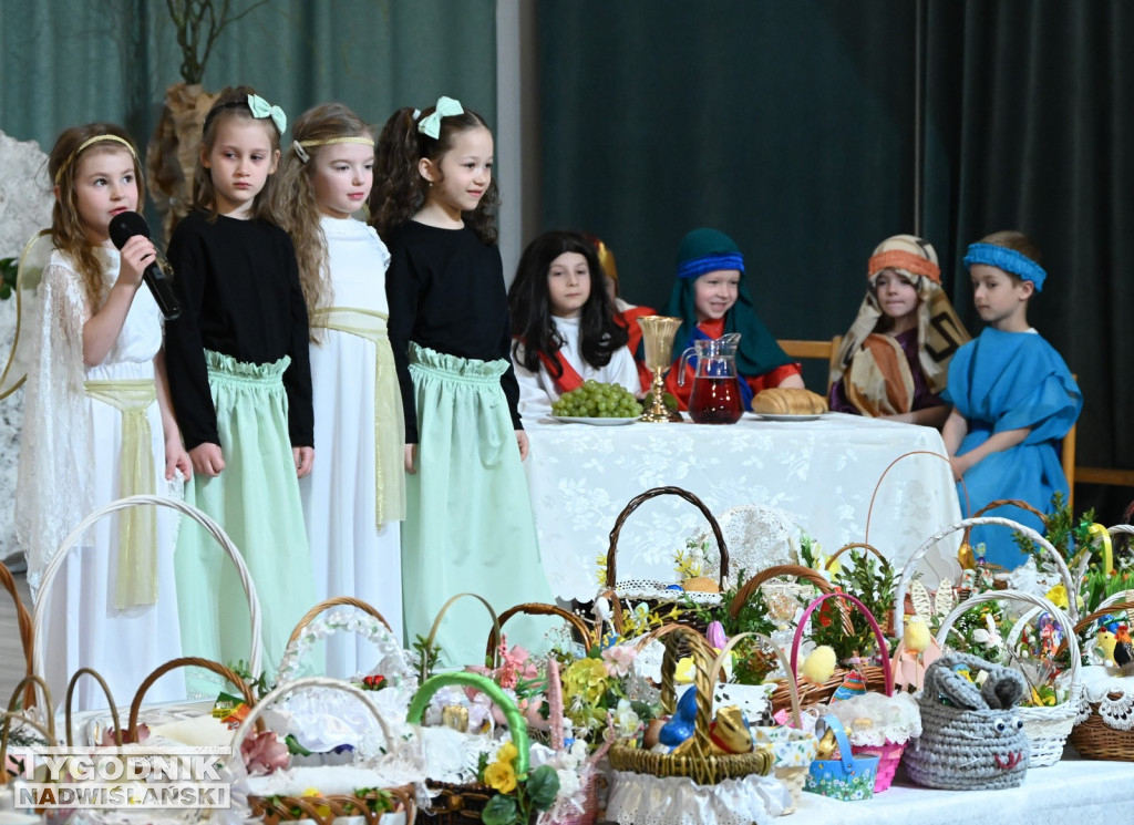 Święcenie pokarmów w parafii na Serbinowie