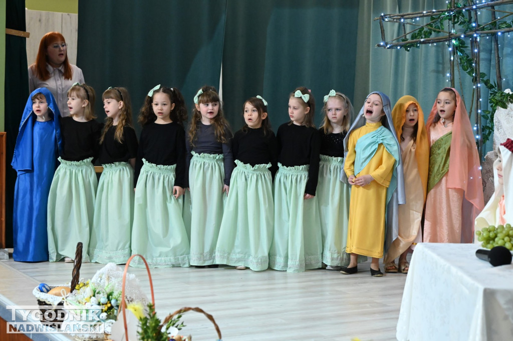 Święcenie pokarmów w parafii na Serbinowie