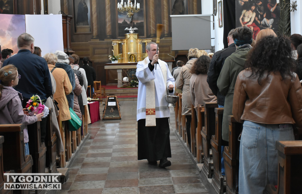 Święcenie pokarmów w sandomierskich kościołach
