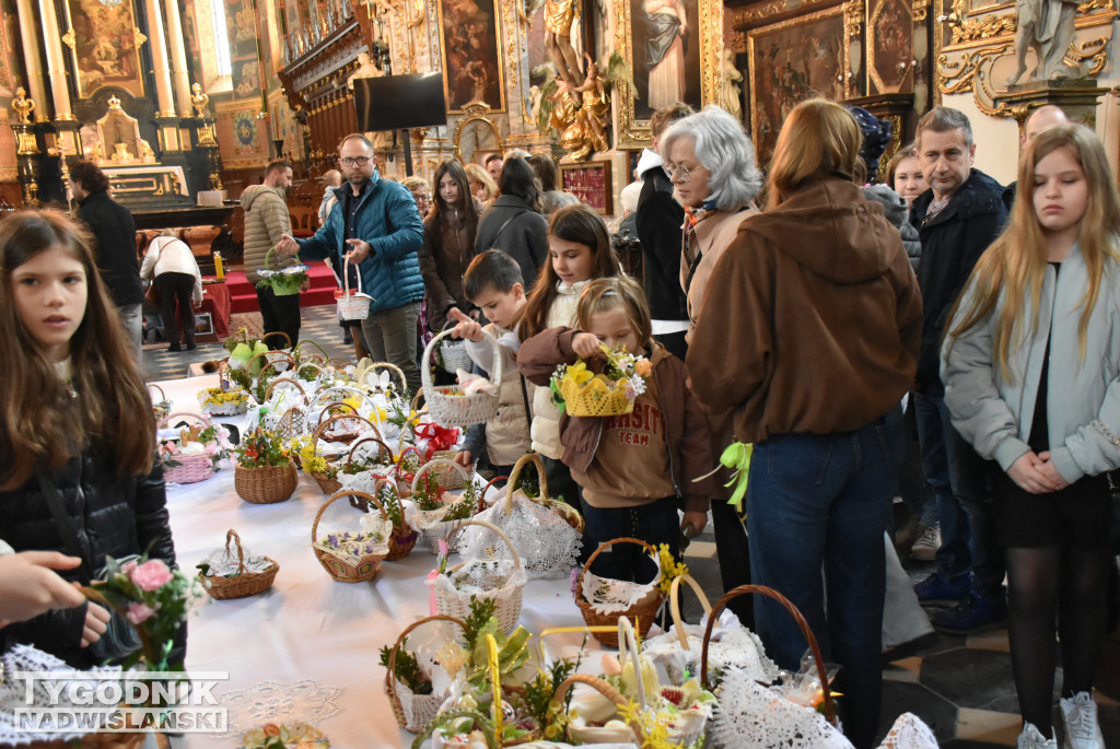 Święcenie pokarmów w sandomierskich kościołach