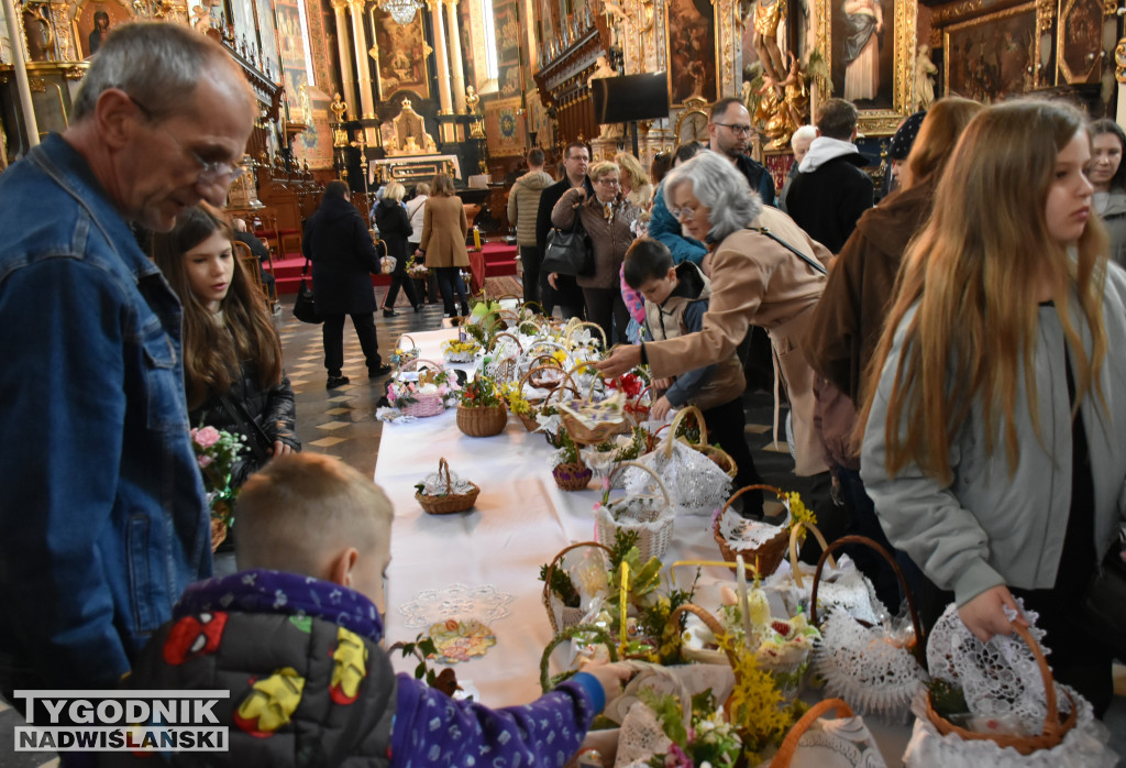 Święcenie pokarmów w sandomierskich kościołach