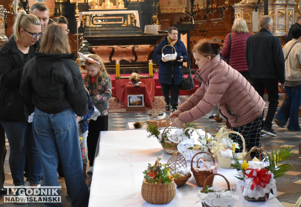Święcenie pokarmów w sandomierskich kościołach