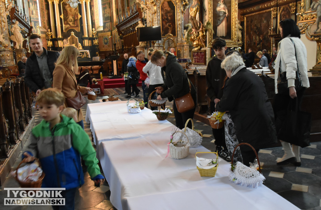 Święcenie pokarmów w sandomierskich kościołach
