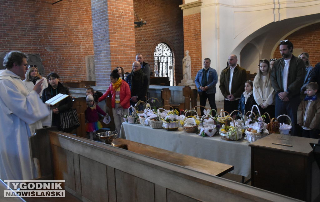 Święcenie pokarmów w sandomierskich kościołach