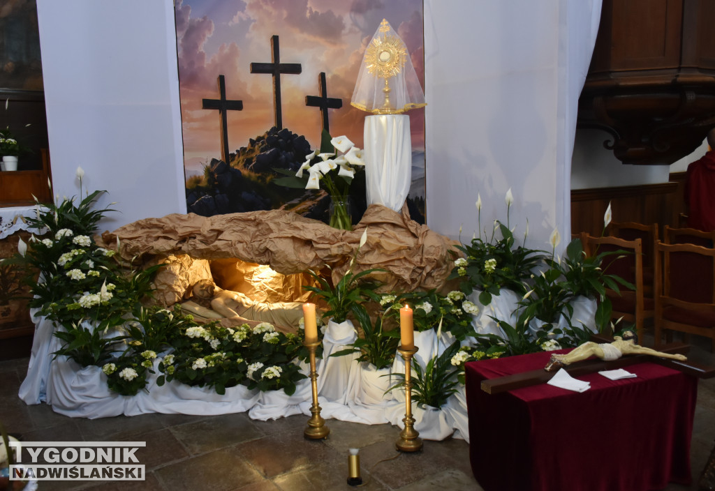 Groby Pańskie w sandomierskich kościołach