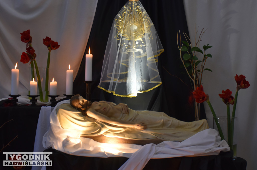 Groby Pańskie w sandomierskich kościołach